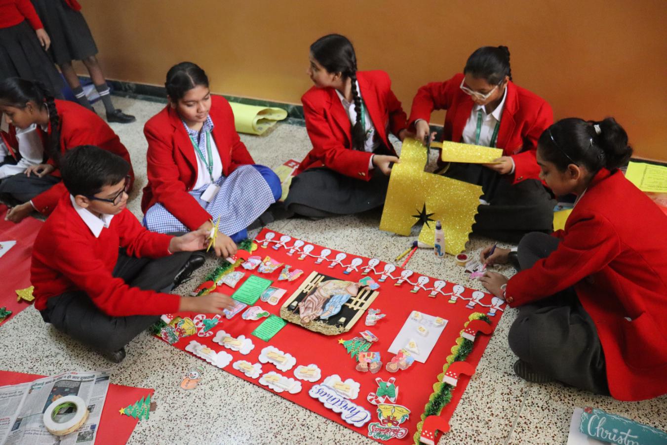 BULLETIN BOARD ACTIVITY ON CHRISTMAS FOR